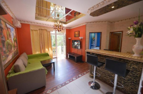 Malibu Guest House